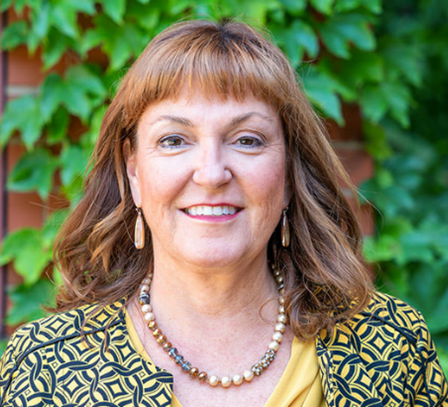 Headshot of Instructor Linda R. Shaw